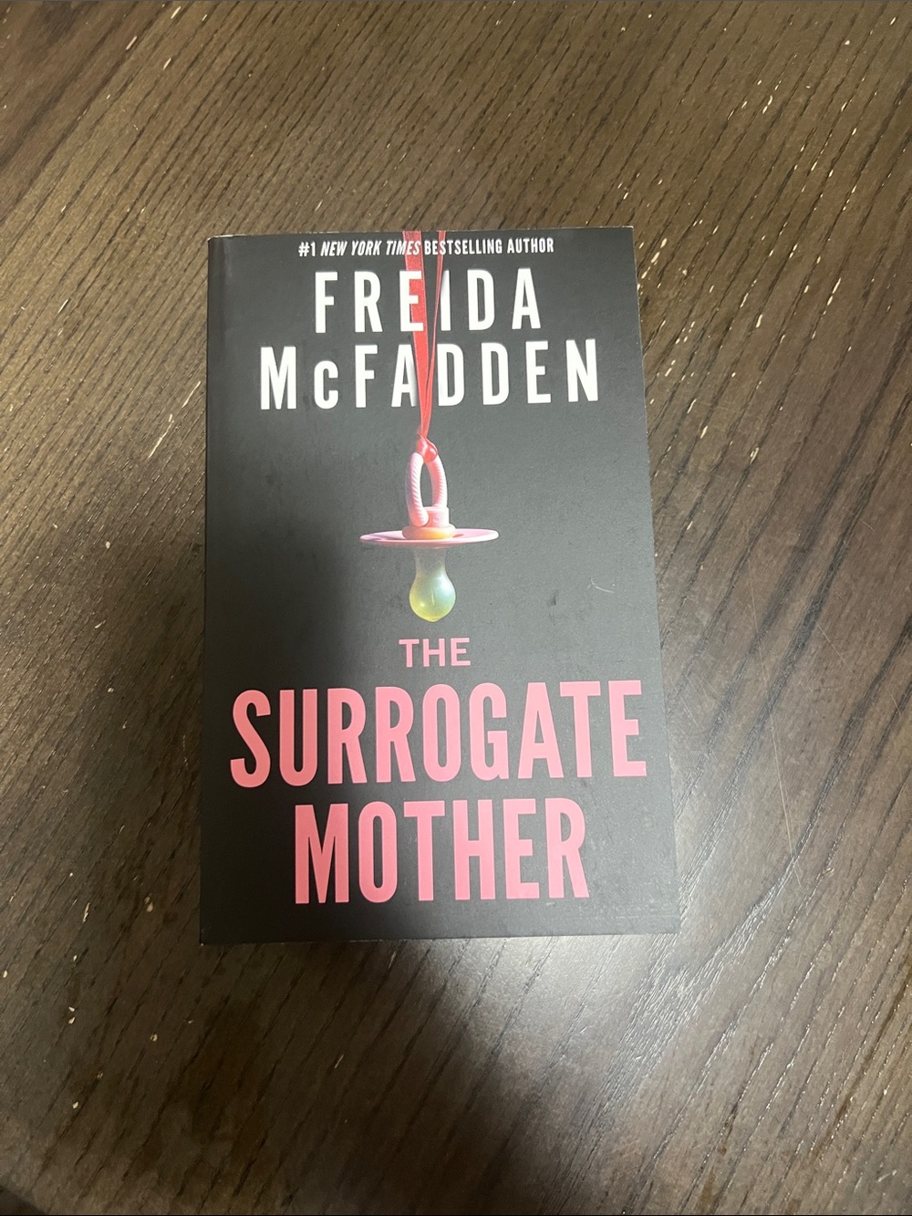 Freida McFadden "The Surrogate Mother"